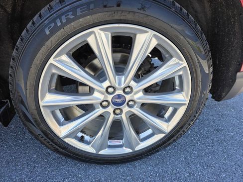 Used 2018 Ford Edge Titanium w/ Equipment Group 301A image 36