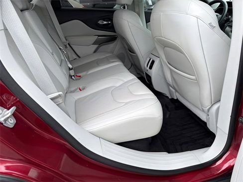 Used 2021 Jeep Cherokee Latitude Lux w/ Comfort/Convenience Group image 15