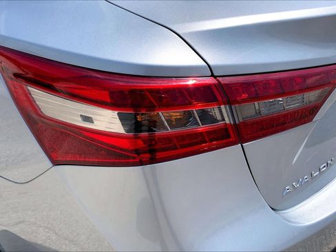 Used 2016 Toyota Avalon XLE FWD image 28