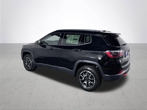 New 2026 Jeep Compass Trailhawk w/ Sun, Sound & Navigation Group image 8