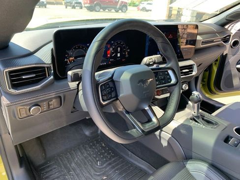 Used 2025 Ford Mustang GT Premium RWD image 33