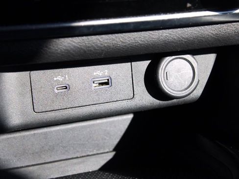 Used 2023 Nissan Rogue S image 36