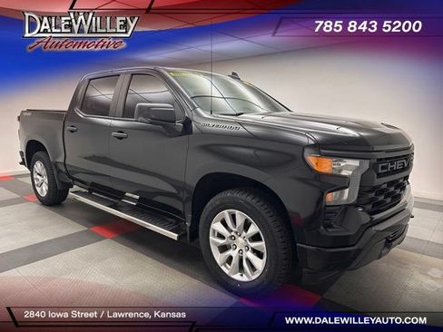 Used 2022 Chevrolet Silverado 1500 Custom AWD/4WD image 1