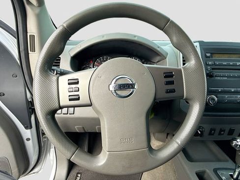 Used 2012 Nissan Frontier SV w/ SV Premium Utility Pkg image 11