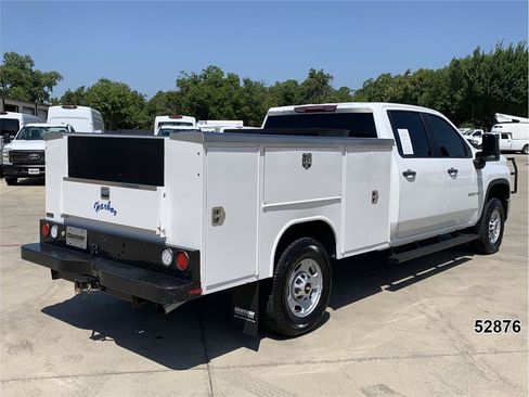 Used 2024 Chevrolet Silverado 2500 W/T w/ WT Convenience Package AWD/4WD image 2