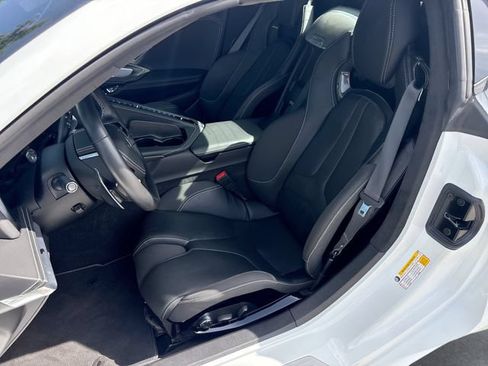 Used 2023 Chevrolet Corvette Stingray Premium Conv w/ Z51 Performance Package RWD image 11