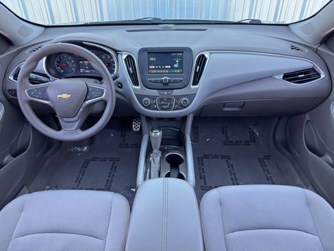 Used 2016 Chevrolet Malibu LT image 11