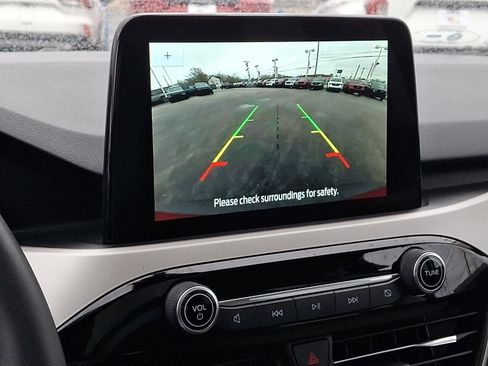 Certified 2022 Ford Escape SE w/ SE Sport Appearance Package image 18