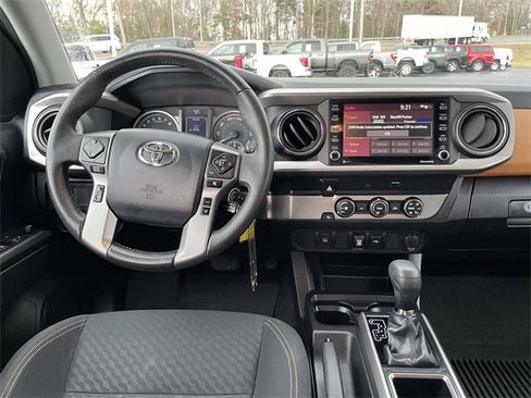 Used 2020 Toyota Tacoma SR5 image 15