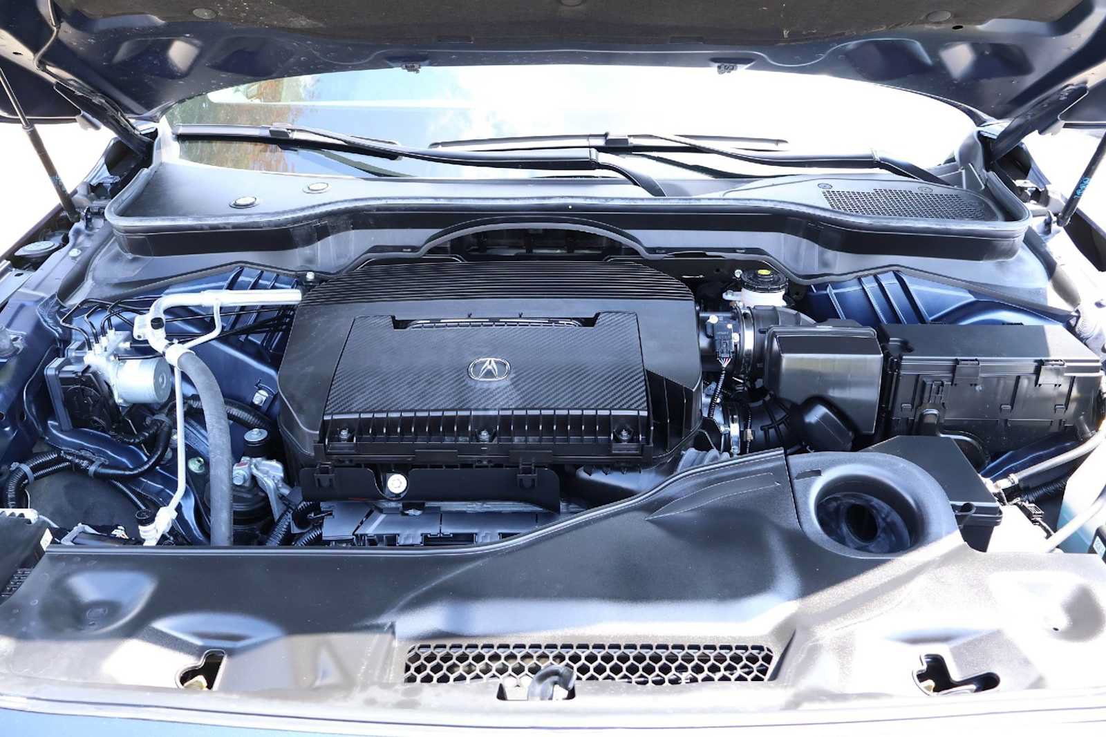 Certified 2026 Acura MDX w/ Technology Package FWD image 9