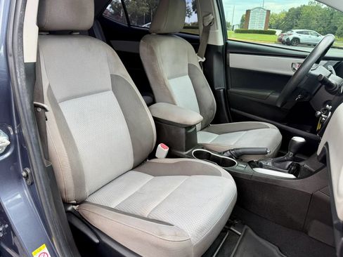 Used 2019 Toyota Corolla LE FWD image 13
