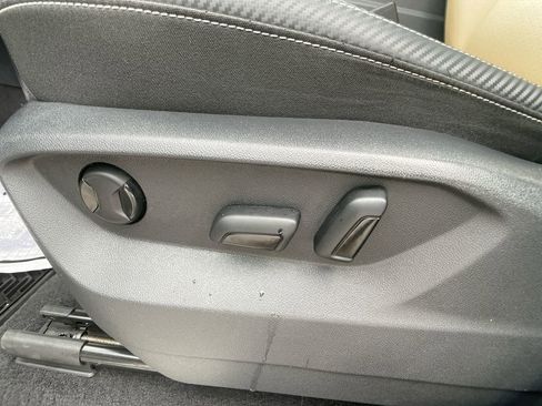 Used 2023 Volkswagen Atlas Cross Sport SE image 13