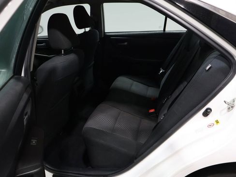 Used 2017 Toyota Camry LE image 17