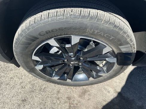 Used 2025 Chevrolet Equinox RS w/ Safety and Technology Package image 12