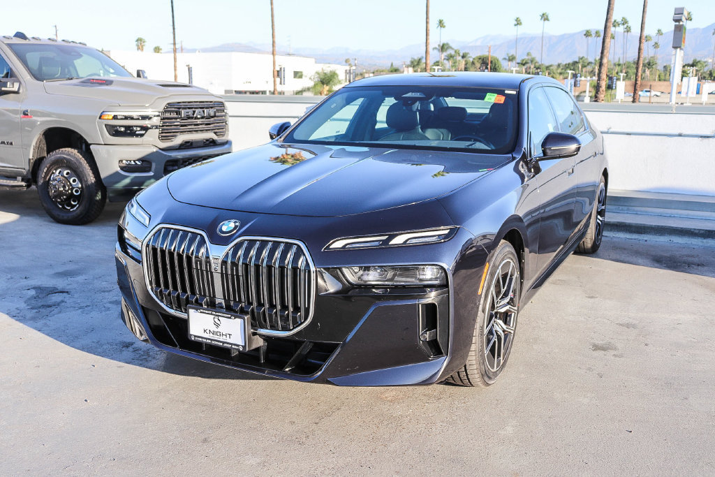 Used 2024 BMW 740i RWD image 4