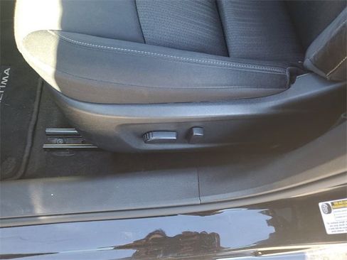 Used 2024 Nissan Altima 2.5 SV image 25