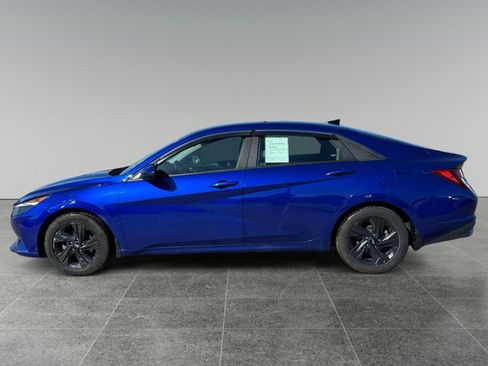 Certified 2023 Hyundai Elantra SEL image 2