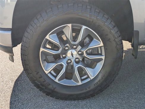 Used 2021 Chevrolet Silverado 1500 RST image 12