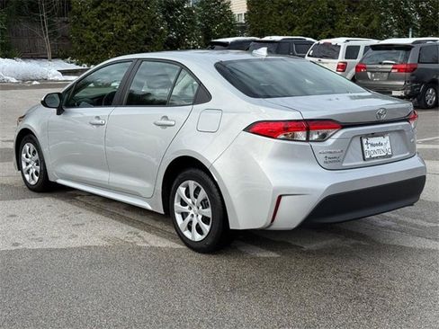 Used 2024 Toyota Corolla LE image 6