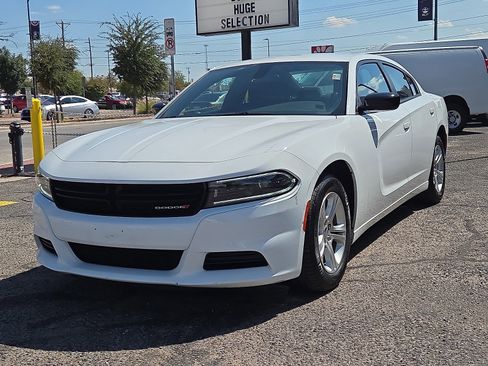 Used 2023 Dodge Charger SXT image 2