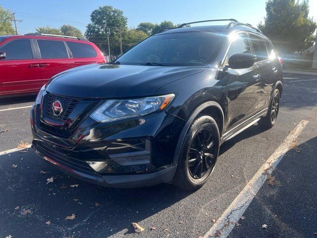 Used 2018 Nissan Rogue SV FWD image 1