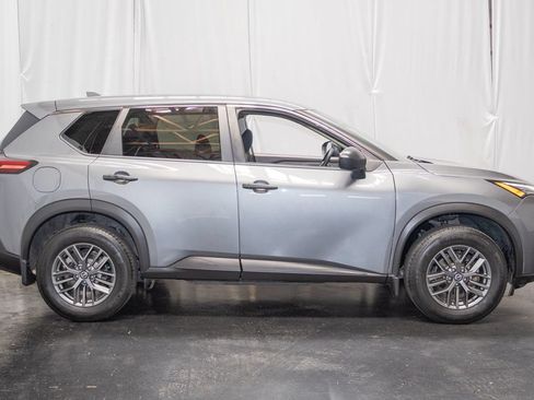 Used 2021 Nissan Rogue S AWD/4WD image 4