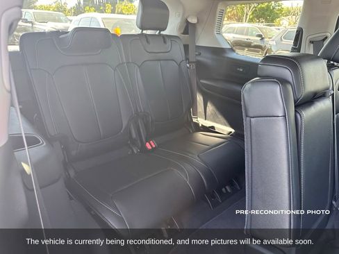 Used 2022 Jeep Grand Cherokee L Limited image 17