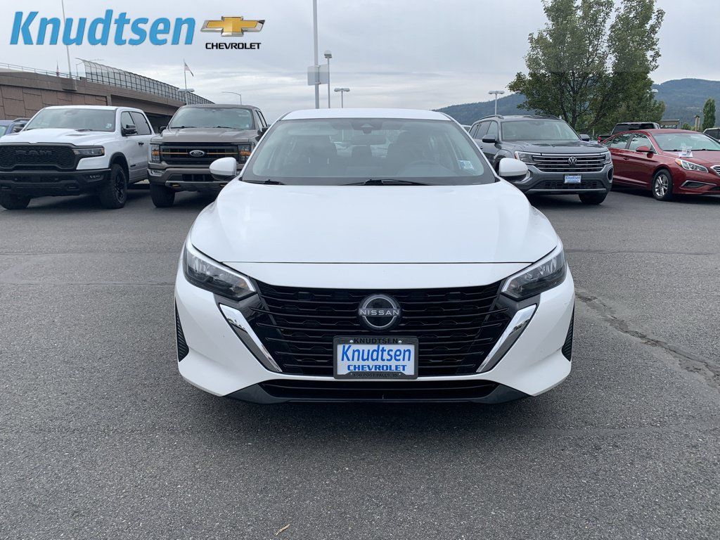 Used 2024 Nissan Sentra SV FWD image 2