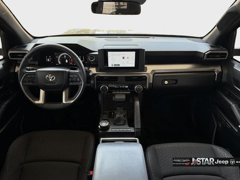 Used 2025 Toyota 4Runner SR5 AWD/4WD image 9