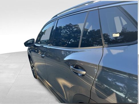 Used 2025 Volkswagen Tiguan S image 29