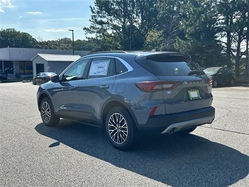 New 2025 Ford Escape SE image 5