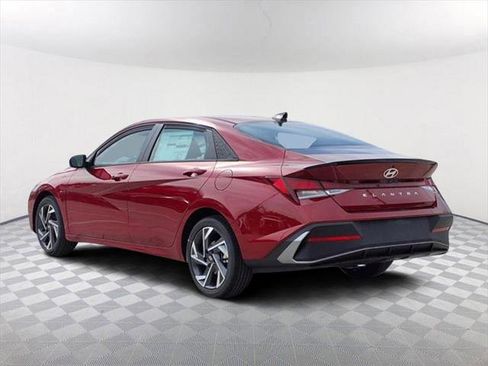 New 2025 Hyundai Elantra Sport image 7