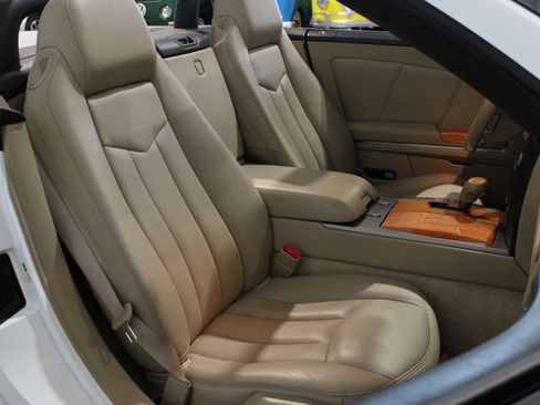 Used 2008 Cadillac XLR RWD image 15