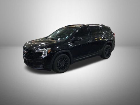Used 2024 GMC Terrain SLT w/ Elevation Edition FWD image 2