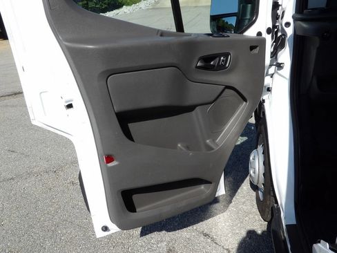 Used 2022 Ford Transit 350 DRW RWD image 14