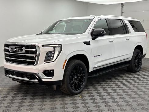 New 2026 GMC Yukon XL Elevation w/ LPO, Elevation Black Package image 15