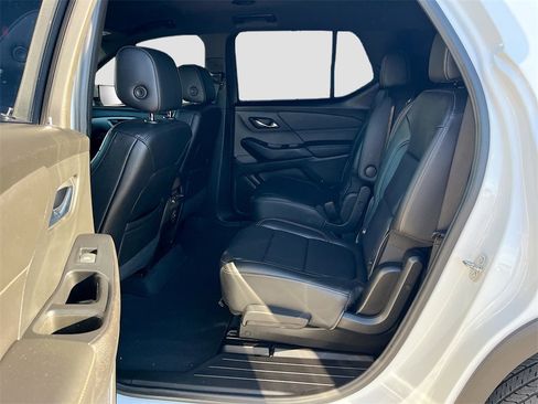Used 2023 Chevrolet Traverse LT image 24