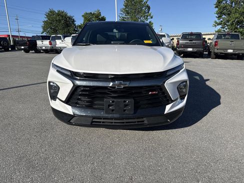 Used 2025 Chevrolet Blazer RS AWD/4WD image 2