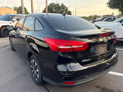 Used 2018 Ford Focus S FWD image 5