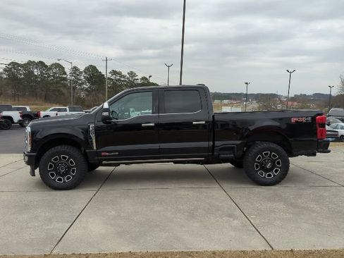 Used 2024 Ford F350 Platinum w/ FX4 Off-Road Package image 4