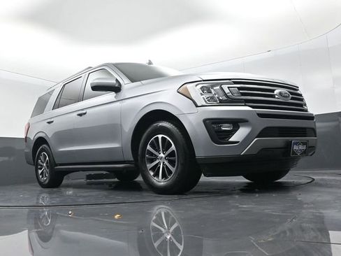 Used 2020 Ford Expedition XLT image 17