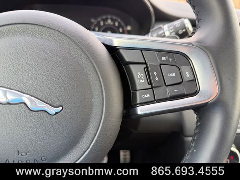 Used 2019 Jaguar E-PACE R-Dynamic HSE image 23