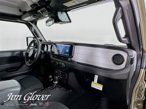 New 2025 Jeep Gladiator Sport image 14