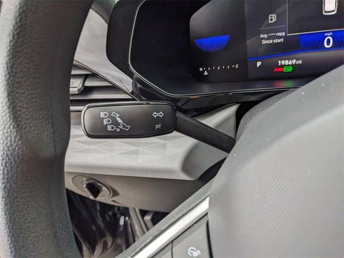 Certified 2022 Volkswagen Taos S image 31