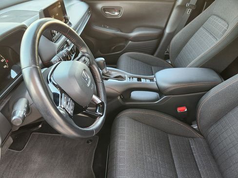 Used 2025 Honda HR-V Sport image 12