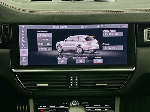 Used 2021 Porsche Cayenne Turbo image 12