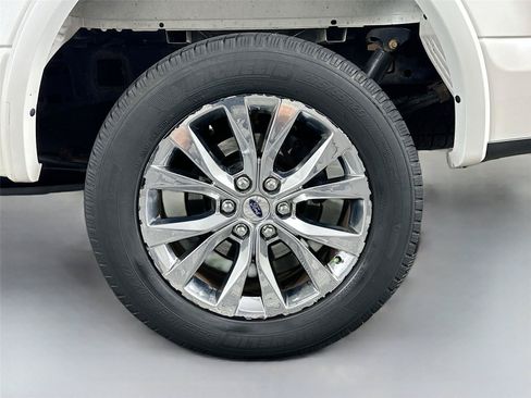 Used 2017 Ford F150 Lariat w/ Equipment Group 502A Luxury AWD/4WD image 31