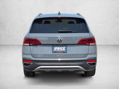 Used 2023 Volkswagen Taos SE FWD image 7