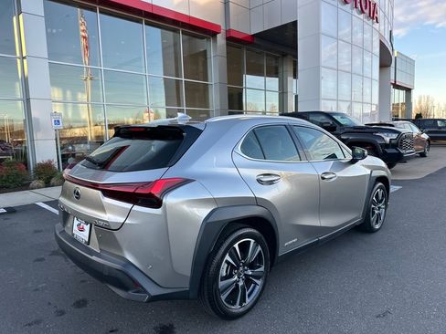 Used 2021 Lexus UX 250h image 3