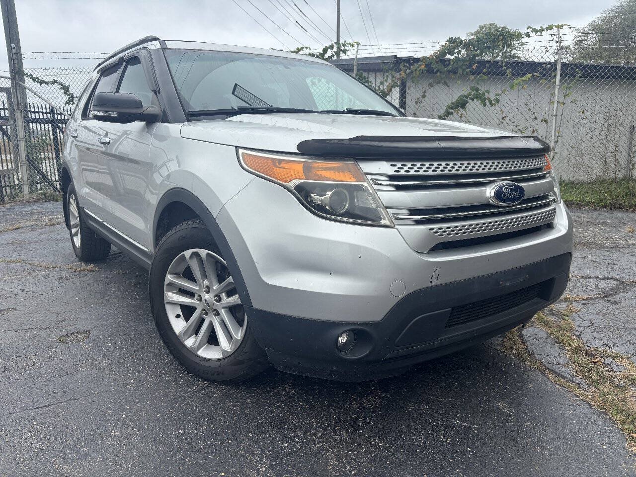 Used 2013 Ford Explorer XLT AWD/4WD image 1